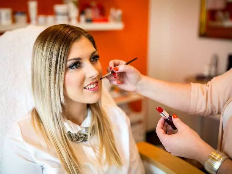 W Sylwestra olśniewaj spojrzeniem!